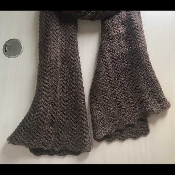 Scarf - Picture 2 of 3
